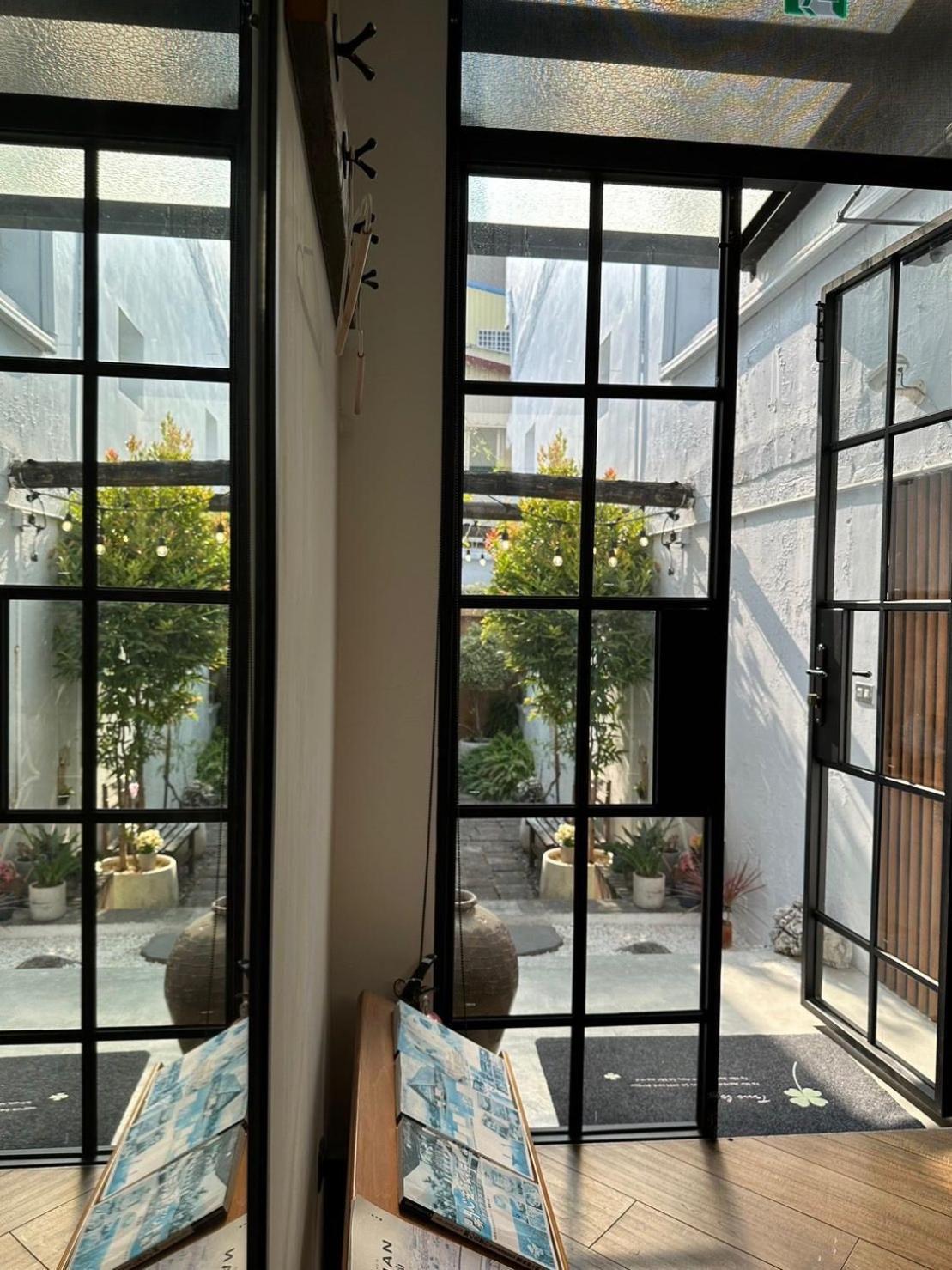 Laile Apartment Tainan Exterior photo